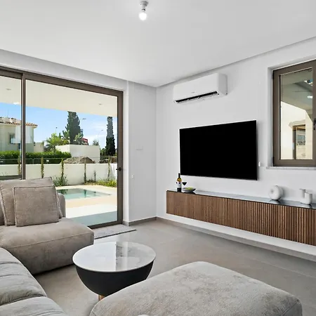 Villa St Nicholas Luxury 3-bed