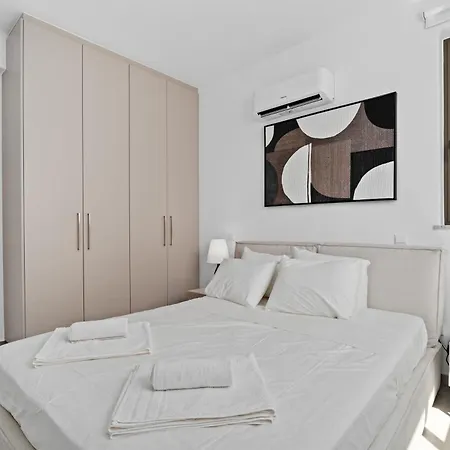 Villa St Nicholas Luxury 3-bed