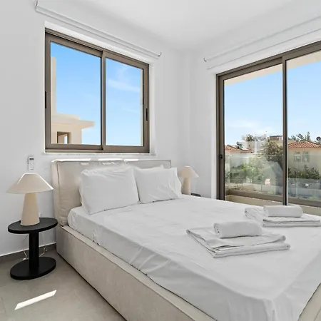 Villa St Nicholas Luxury 3-bed