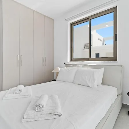 Villa St Nicholas Luxury 3-bed *