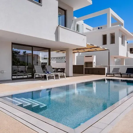 St Nicholas Luxury 3-bed Villa Paralimni
