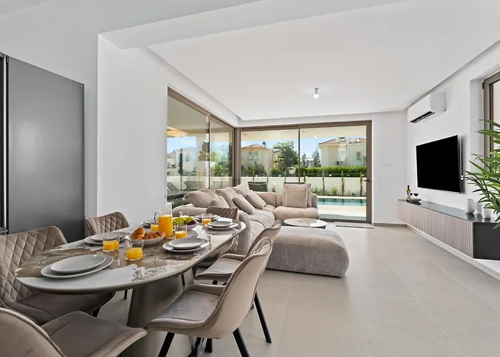 St Nicholas Luxury 3-bed * Paralimni
