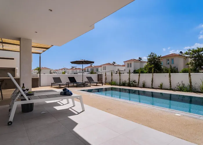 St Nicholas Luxury 3-bed Willa Paralimni